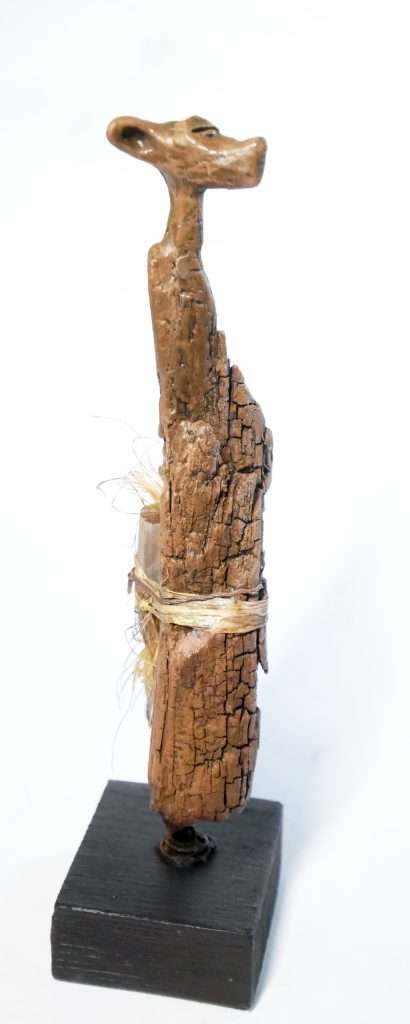sculpture en argile , bois flotté, technique mixte - Figure Totem par Lionel Le Jeune	